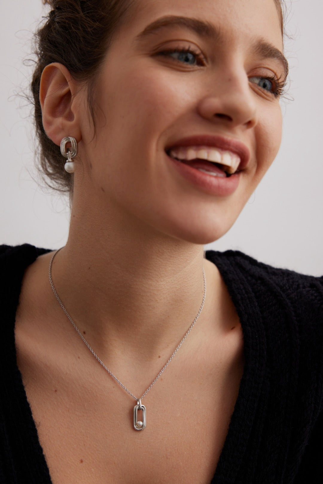 Catherine's Elegance Pearl Necklace