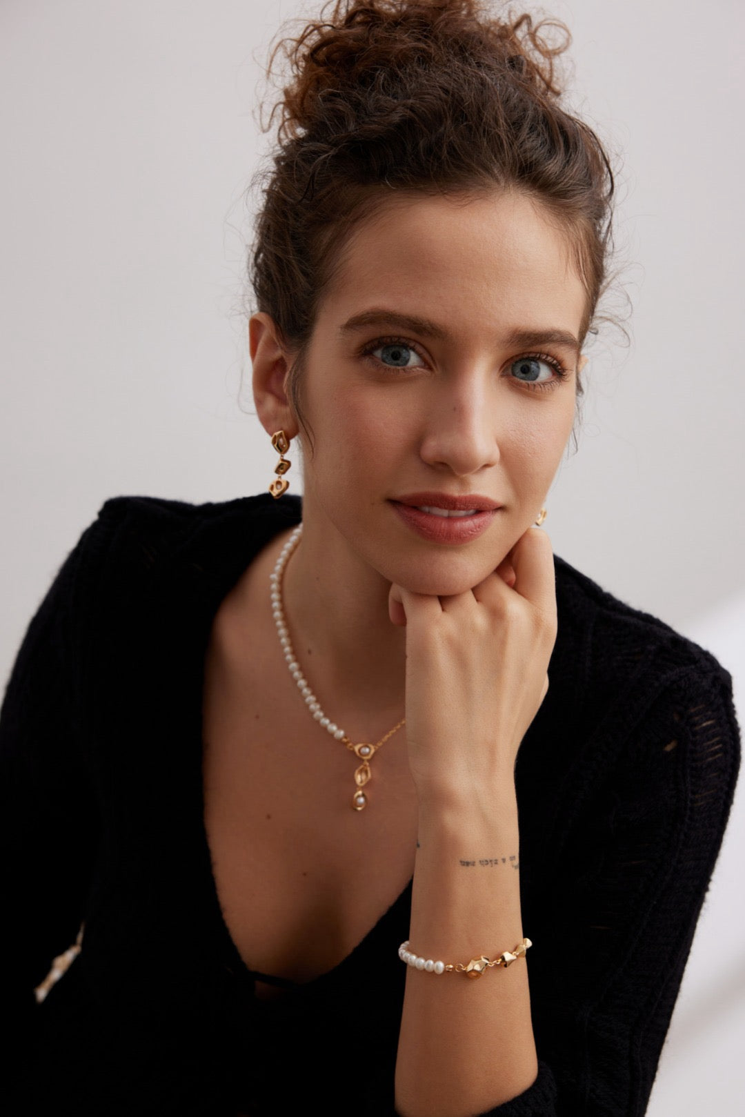 Chloe Silver Pearl Earrings
