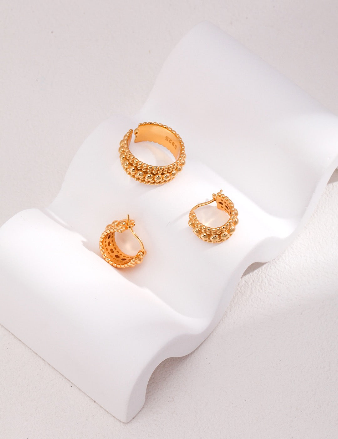 Eloise Classic Earrings