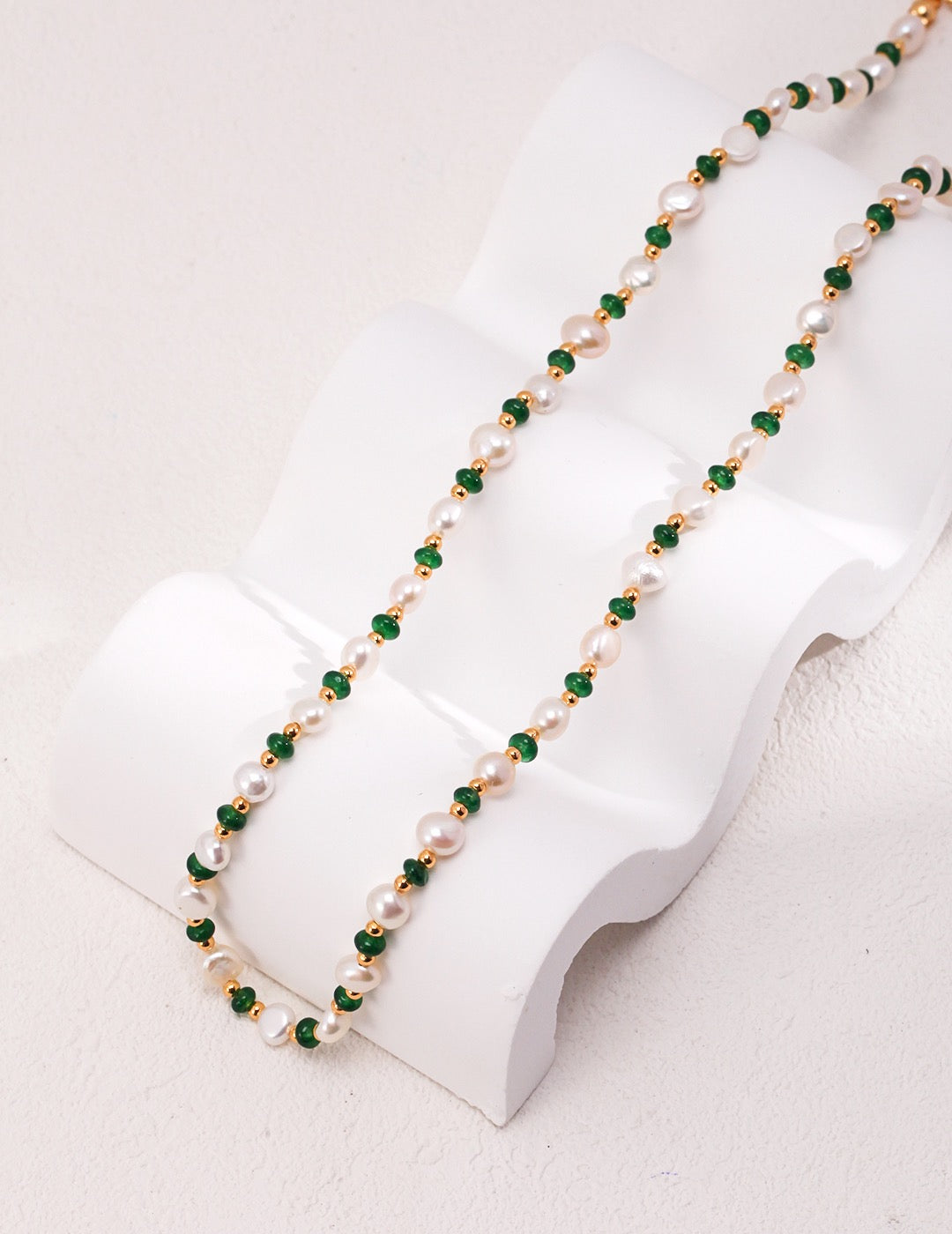 Emerald Dewdrop Pearl Necklace