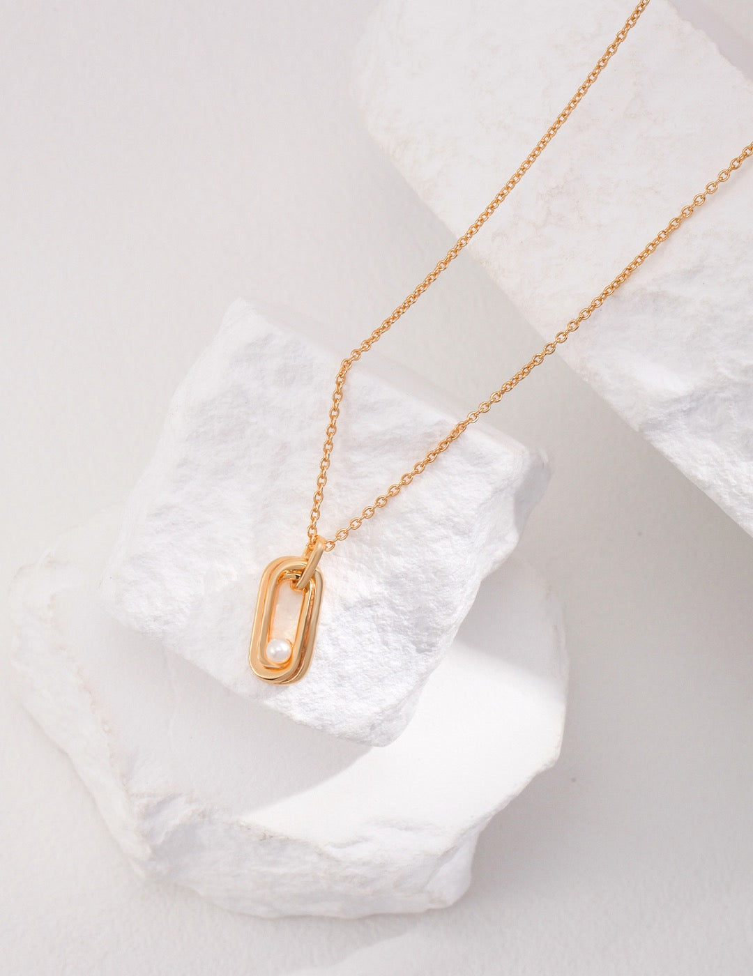 Catherine's Elegance Pearl Necklace