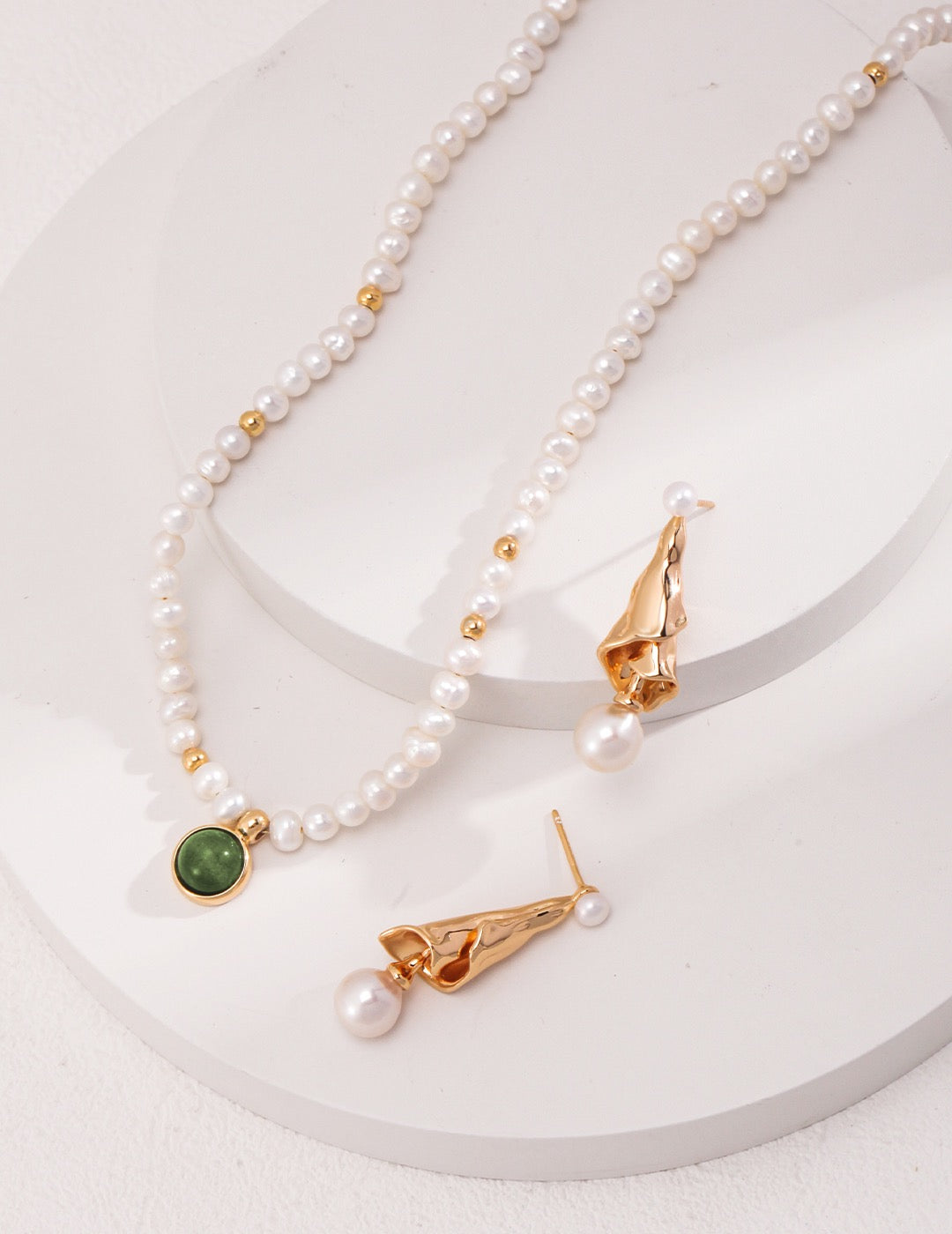 Evelyn Moss Agate Pearl Necklace