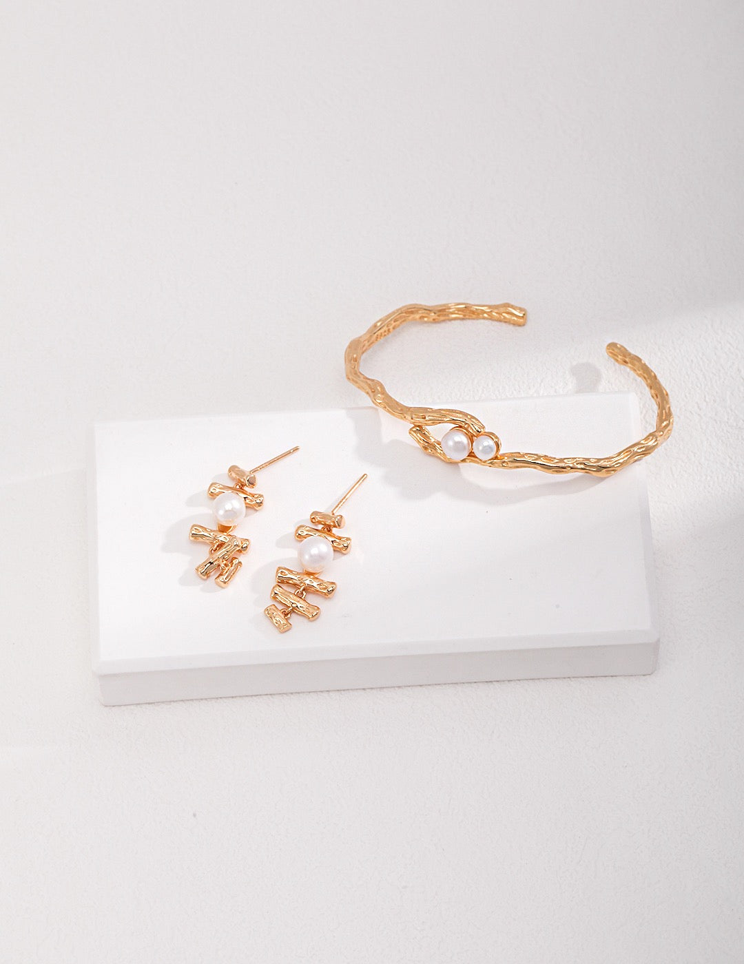 Vintage Glamour Bangle