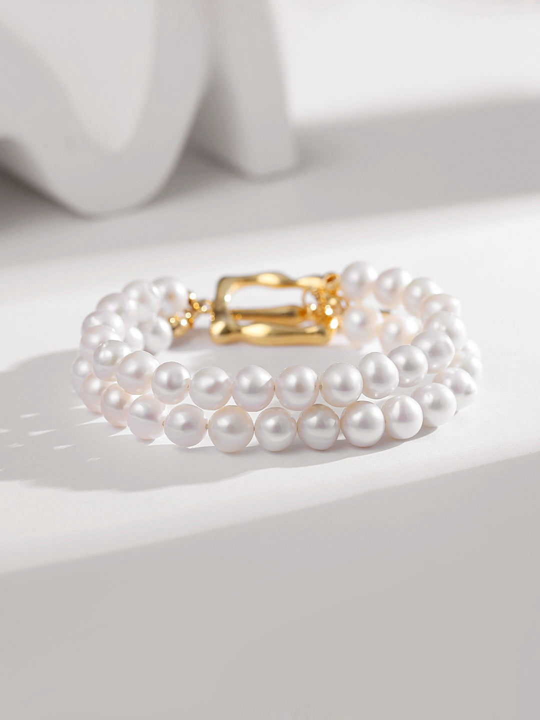 Glamour Pearl Bracelet