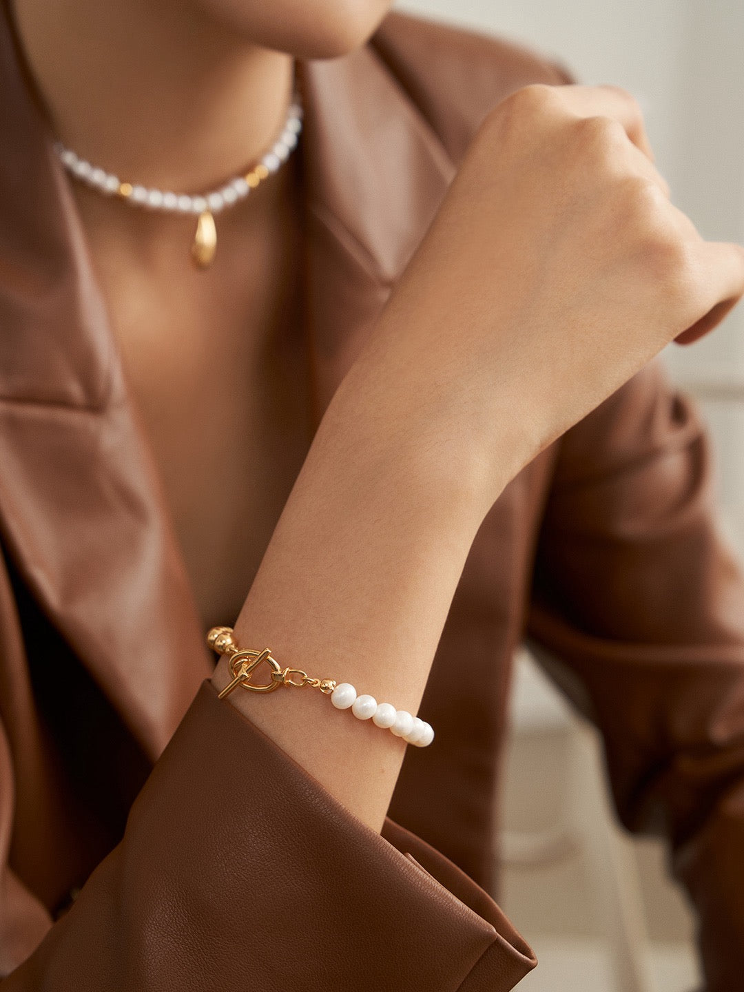Gilded Elegance Pearl Bracelet