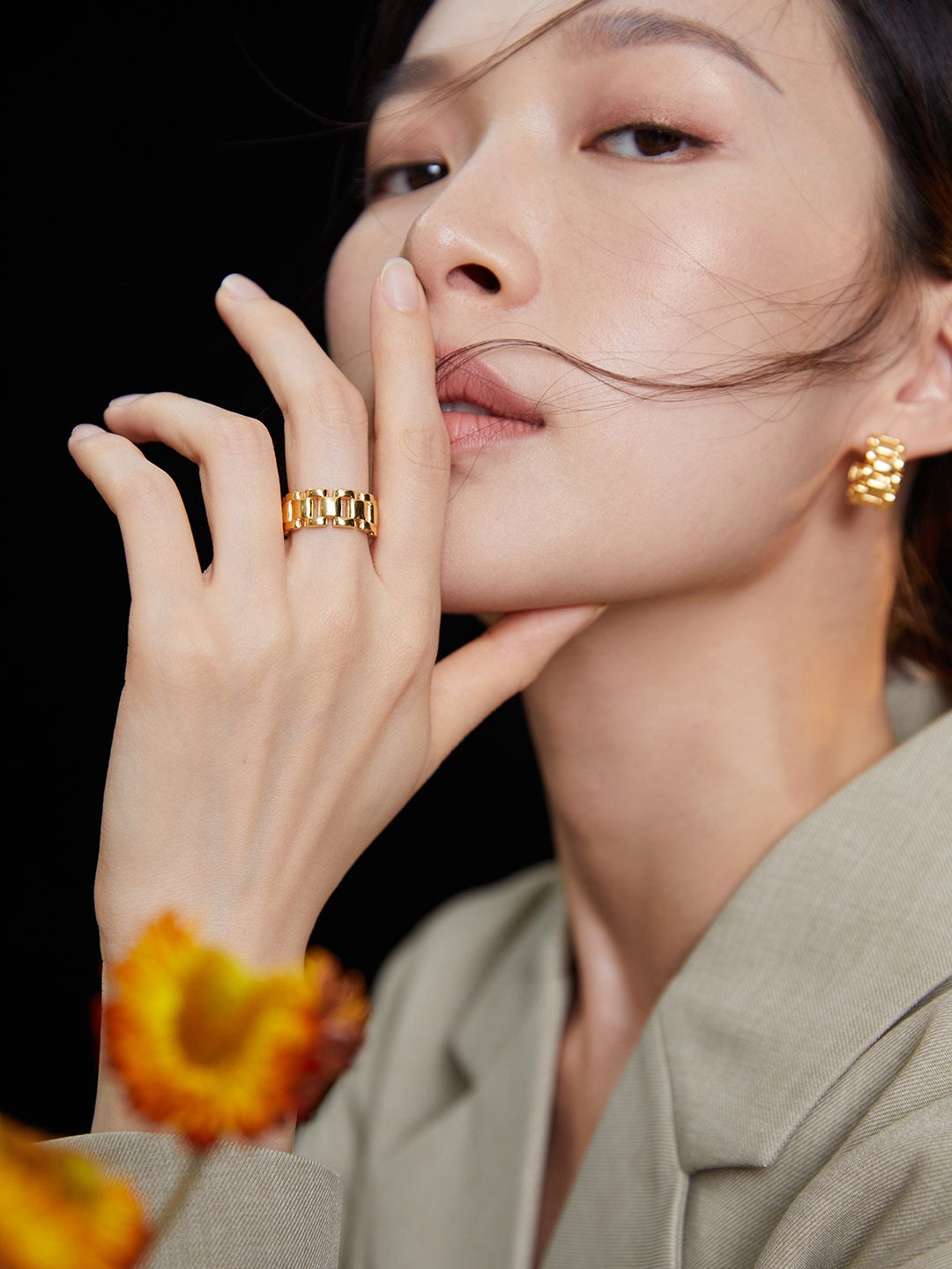 Ava Chain Ring