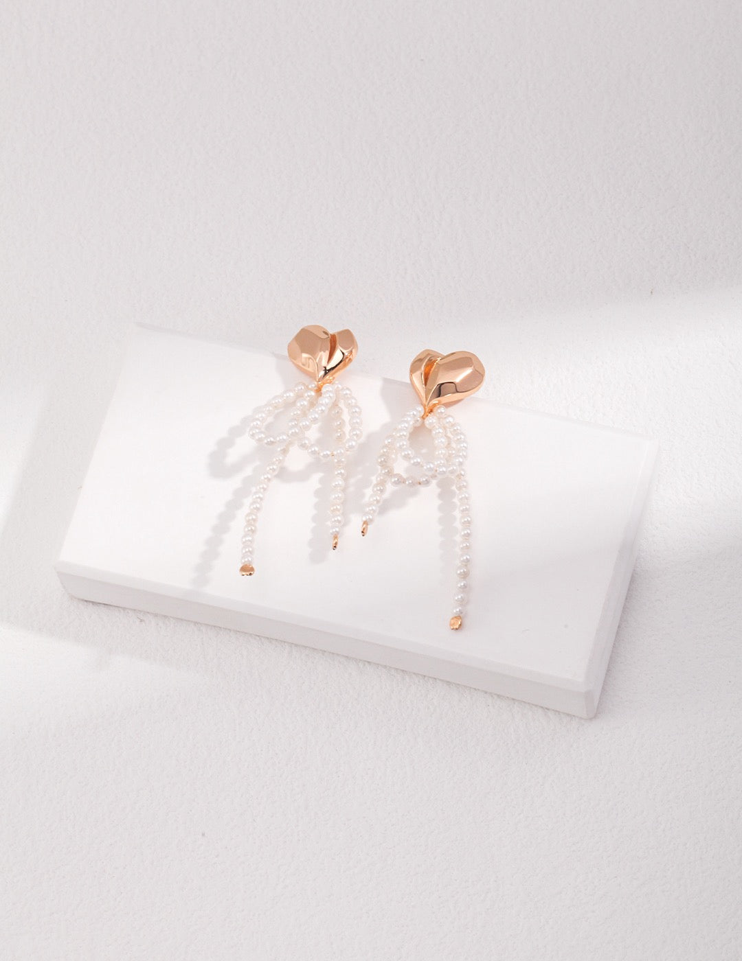 Bella Vintage Pearl Earrings