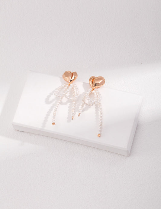 Bella Vintage Pearl Earrings