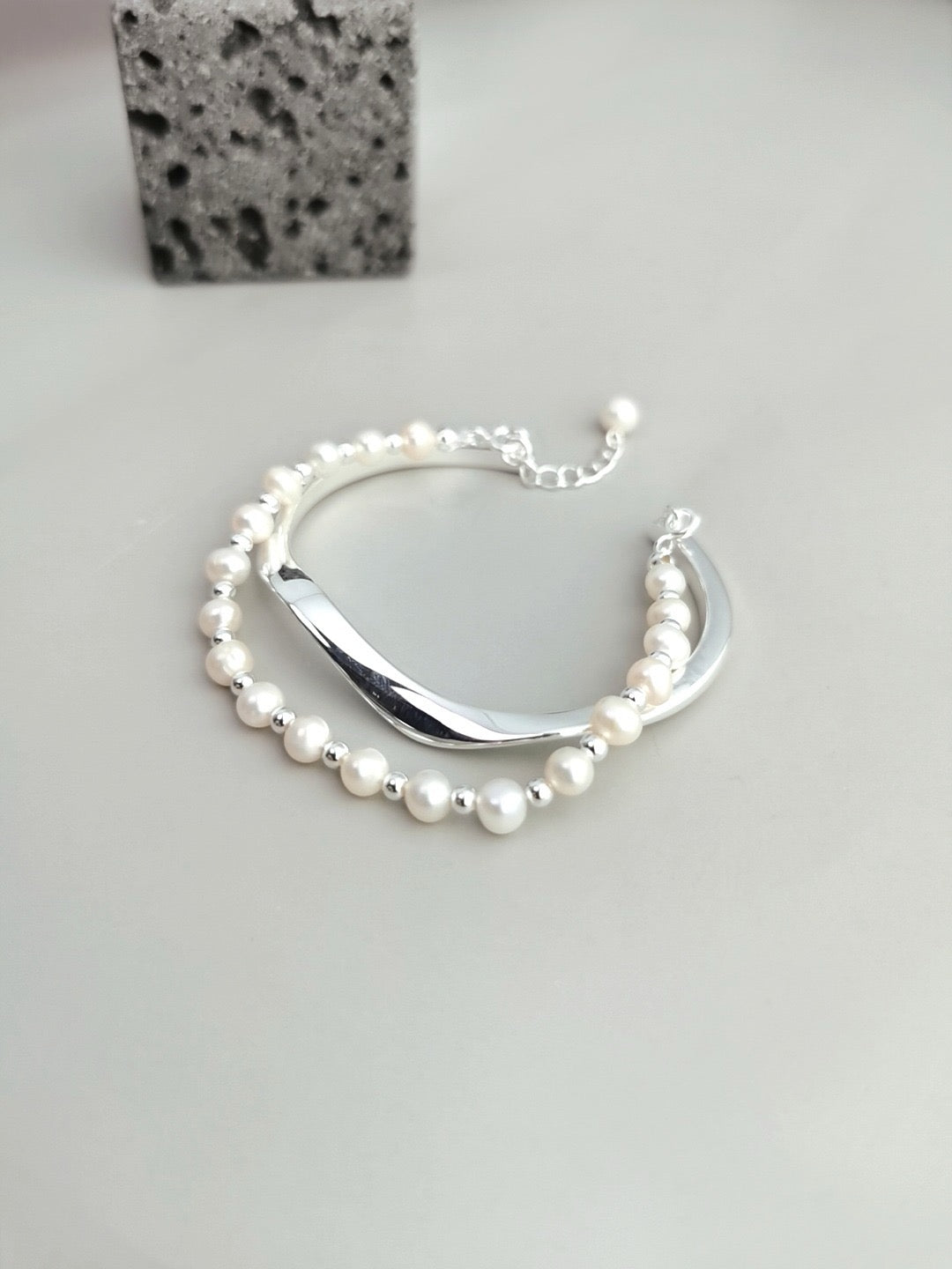 Mobius Pearl Bracelet