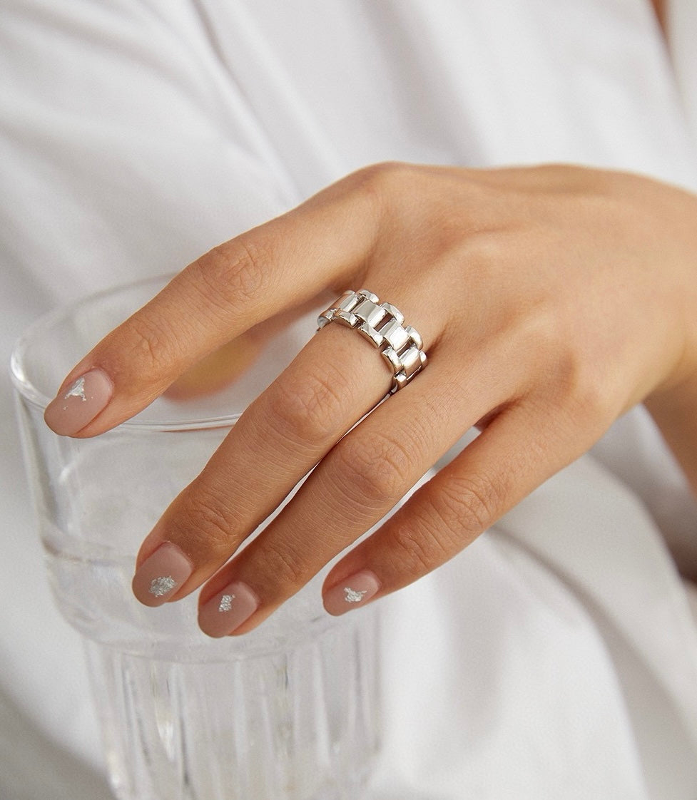 Ava Chain Ring