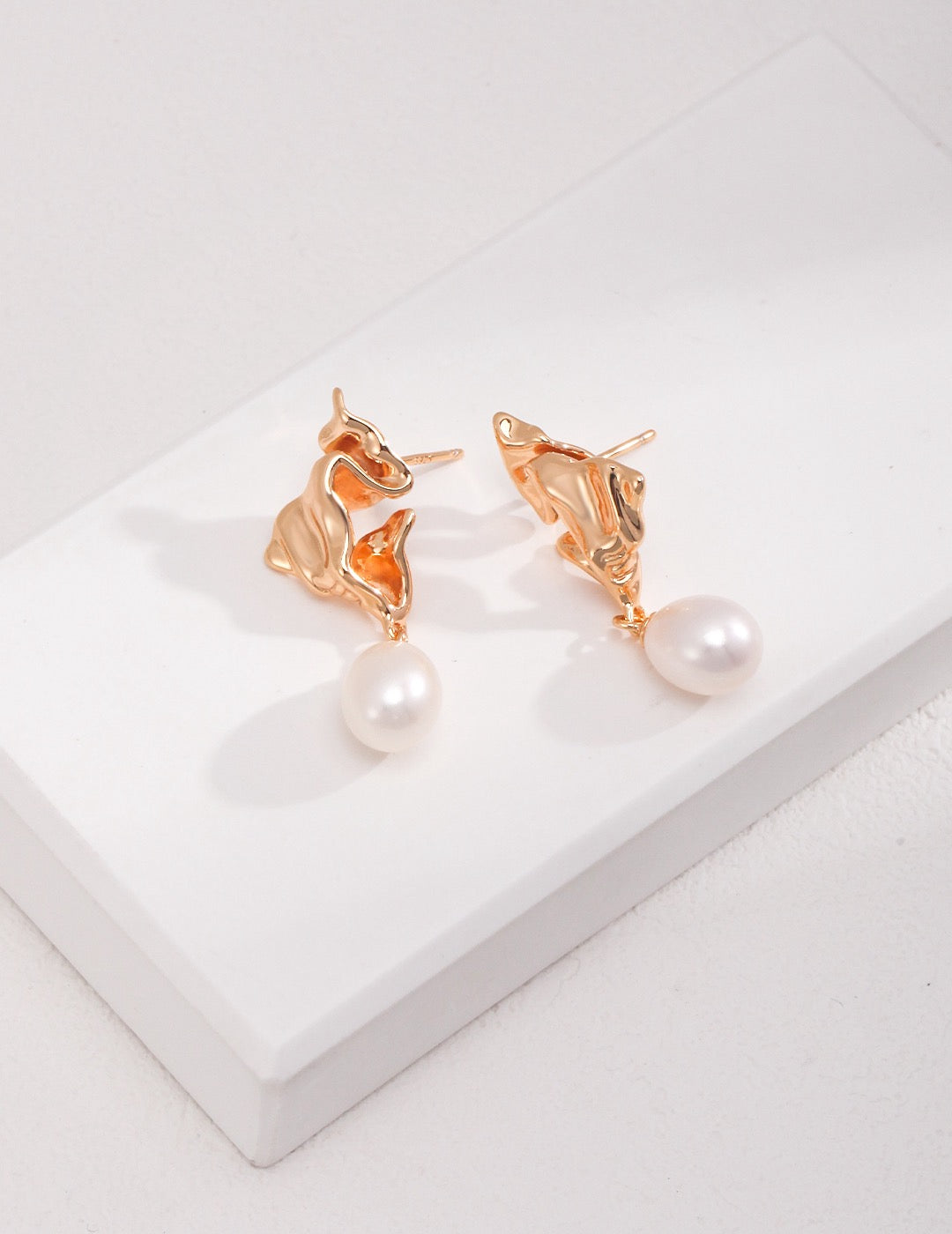 Elegant Pearl Drops Earrings